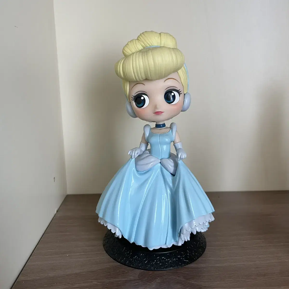 Disney Vahn Presto Cinderella Princess Q Poseket Figurine