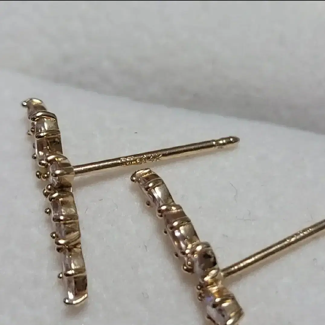STONEHENgE Crossing 14K One Touch Earrings
