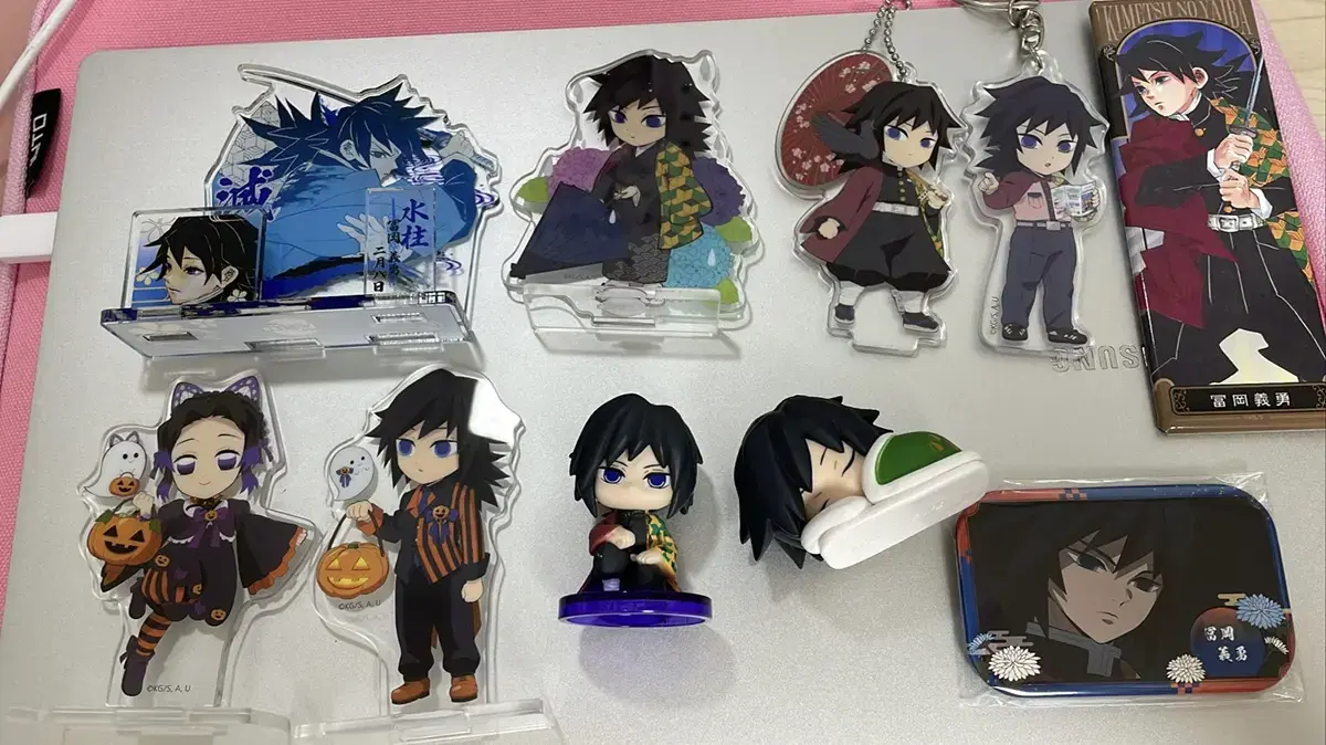 Demon Slayer Goku Tomioka Kiyuu Diorama acrylic Figure Badge WTS