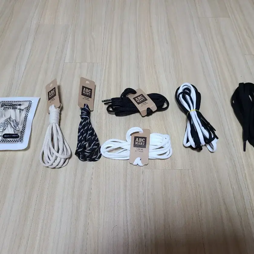 Sneakers 신발끈,우동끈,아식스끈,나이키끈,고무끈 on Bunjang Global Site.