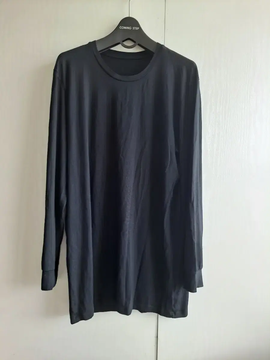 Unworn Uniqlo Heattech Long Sleeve T-Shirt L