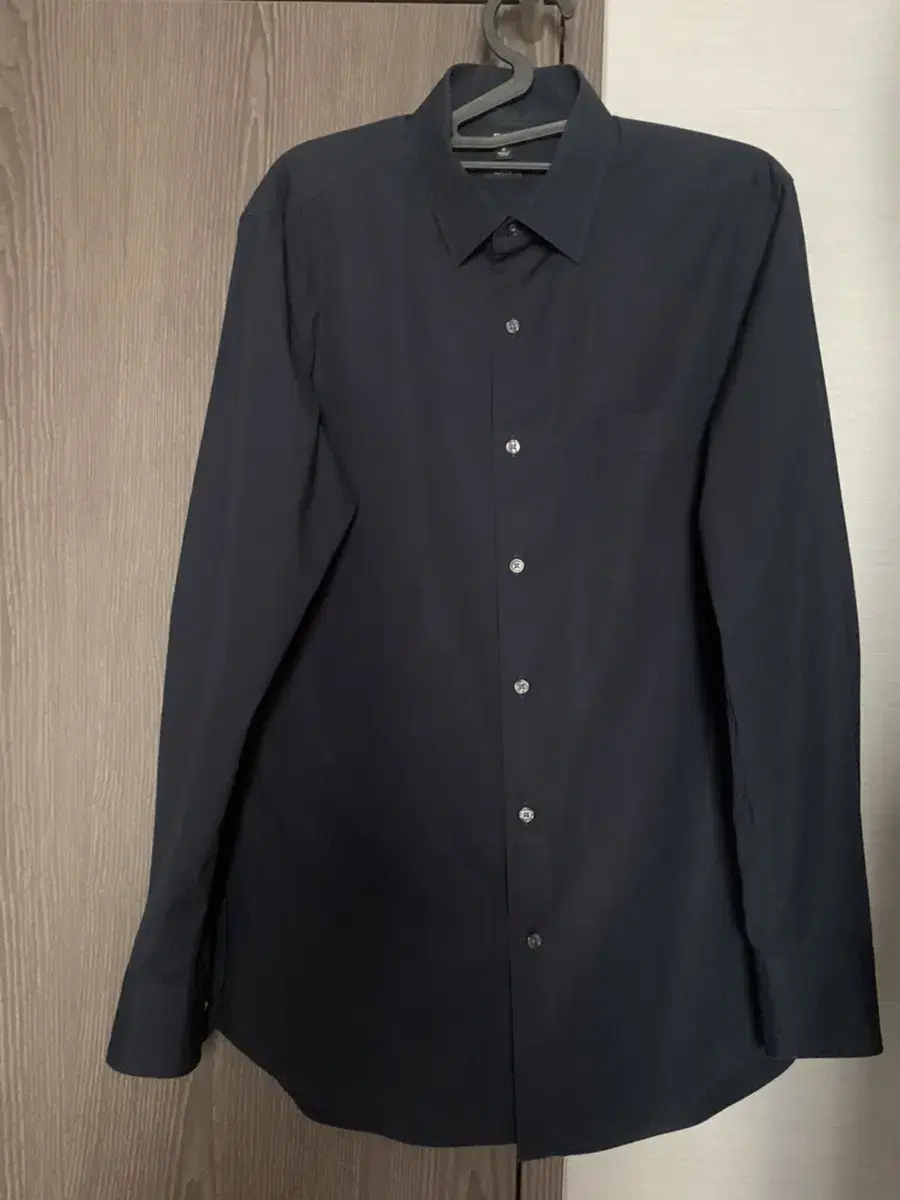 Uniqlo Men's Shirt (size M)