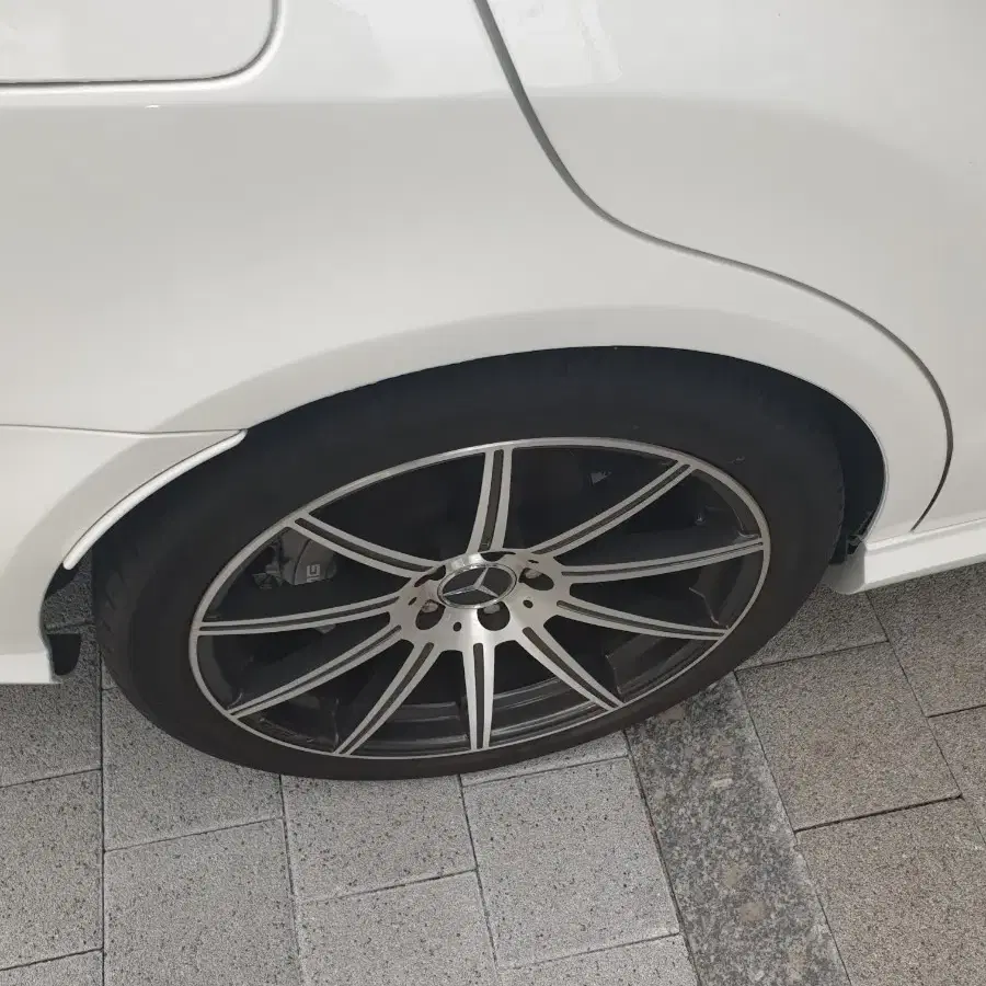 벤츠 E63 AMG 19인치