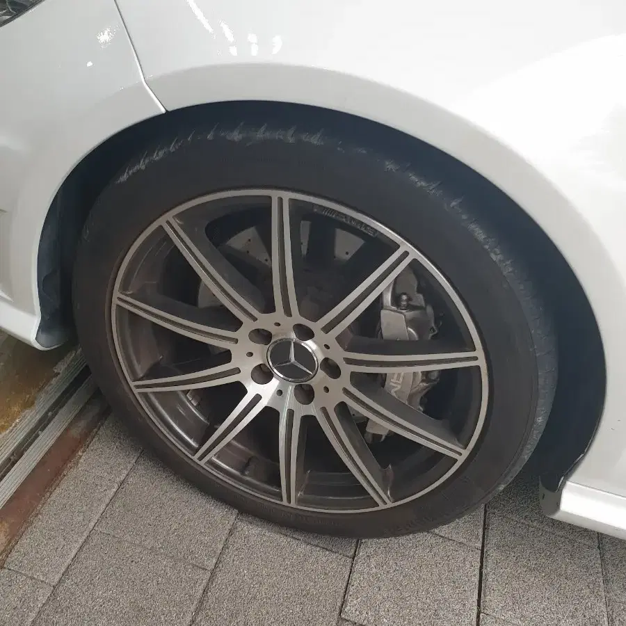 벤츠 E63 AMG 19인치