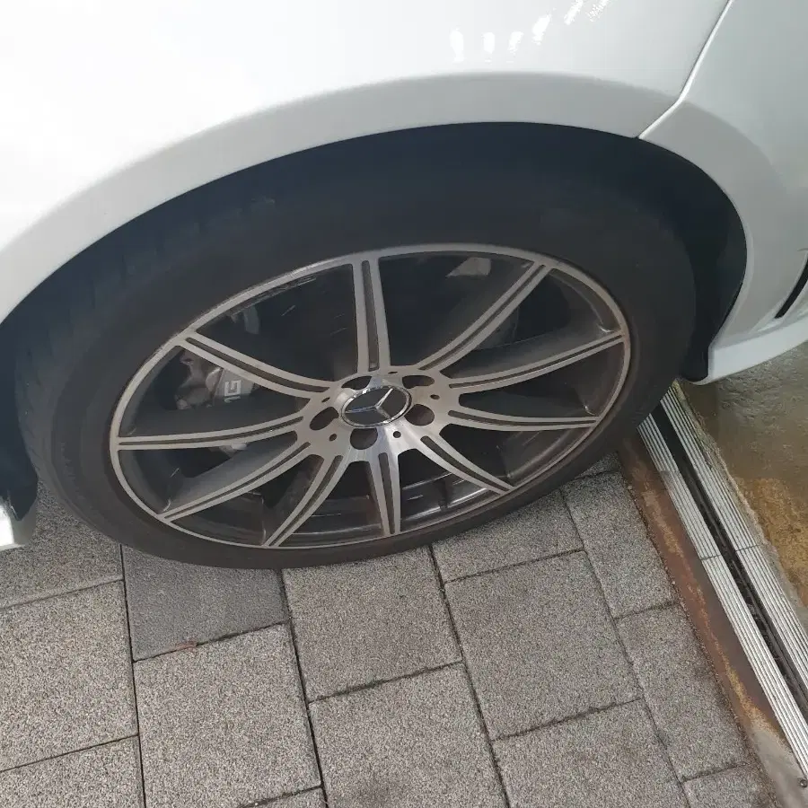 벤츠 E63 AMG 19인치