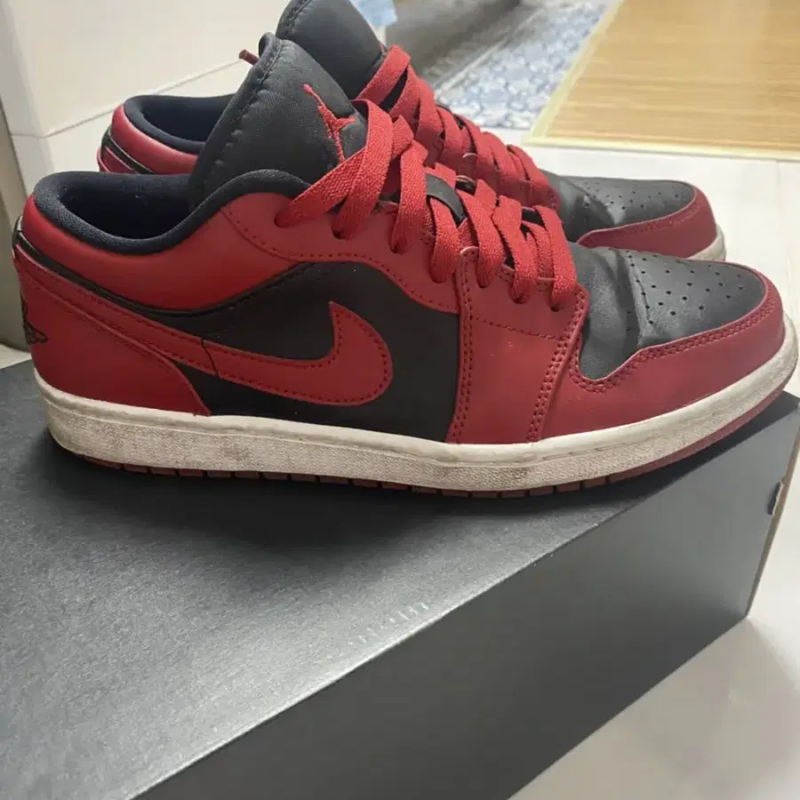 조던 1 로우 바시티레드 Varsity Red Low 9 270 중고