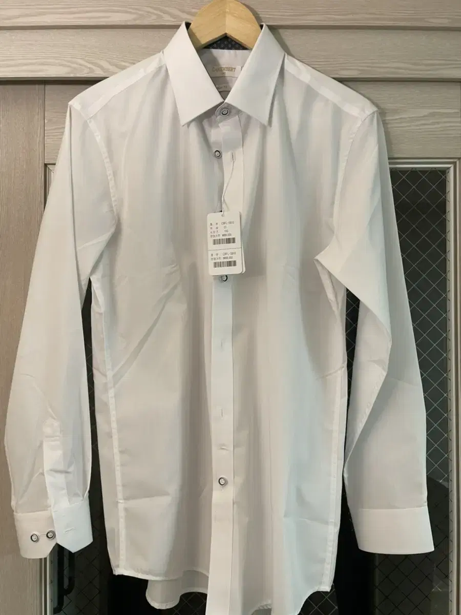 88000 Men's shirts at new cost