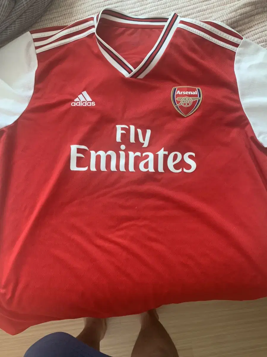 We are selling Arsenal's jersey. Quick sale!!! Condition: Good