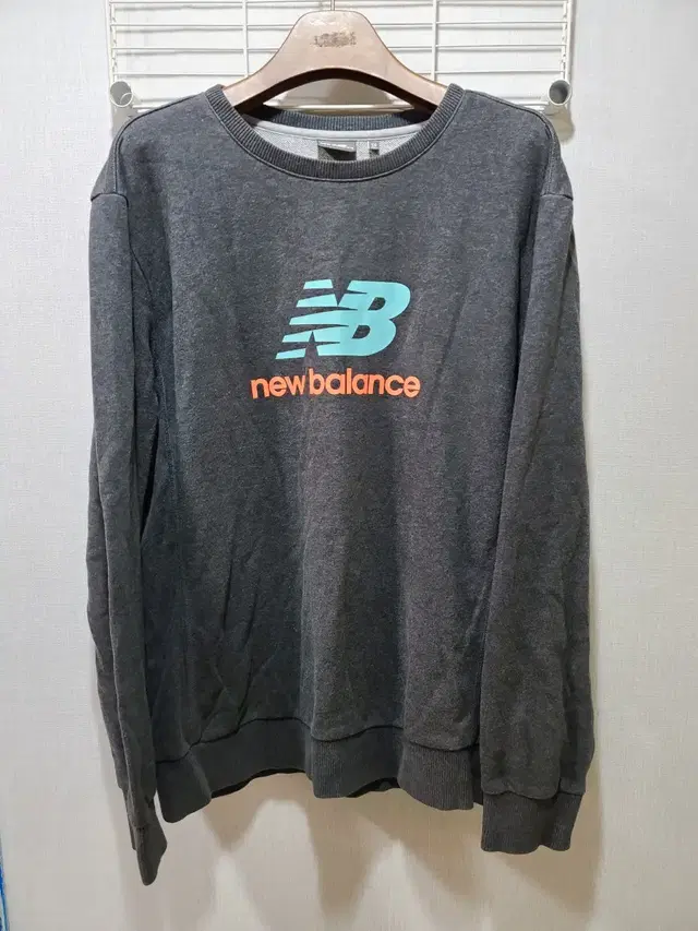 (105,XL) New balance 뉴발란스 맨투맨 ! 짙은회색