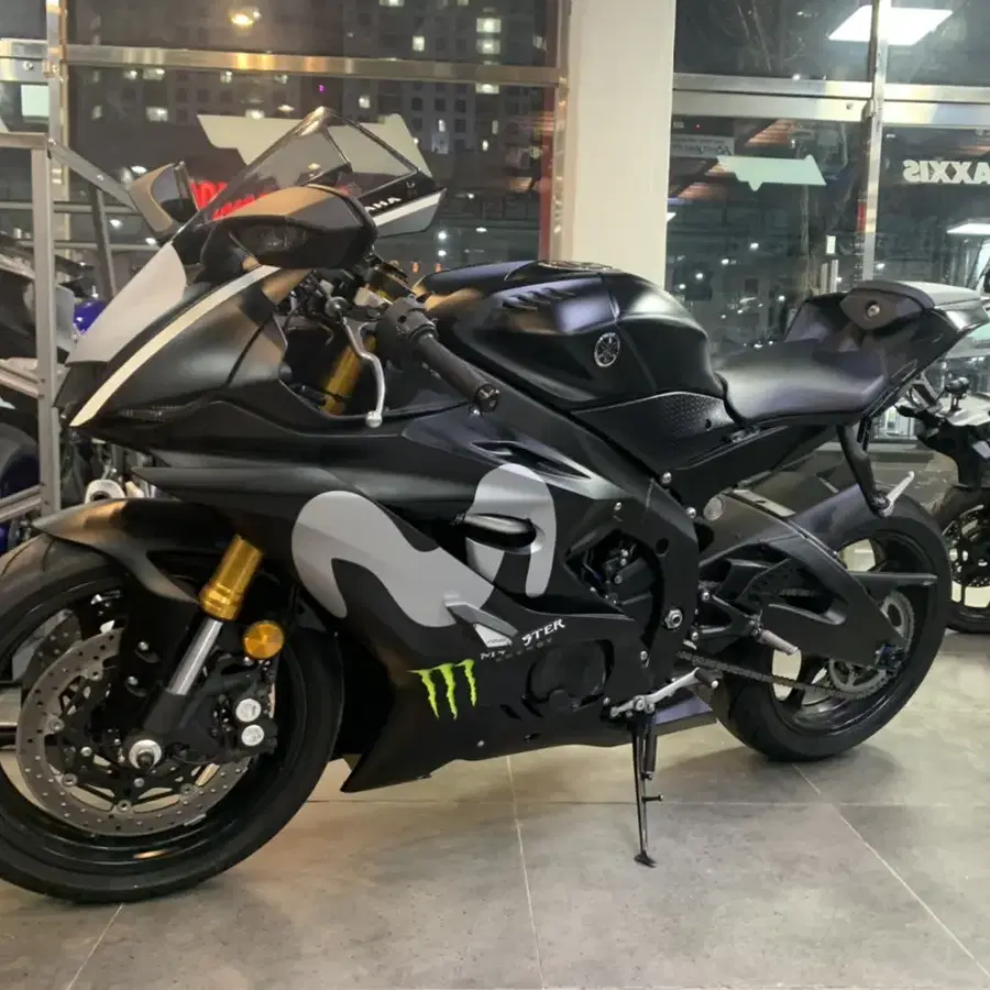 YAMAHA YZF R6. 무비스타 (스티커)데칼세트 판매합니다