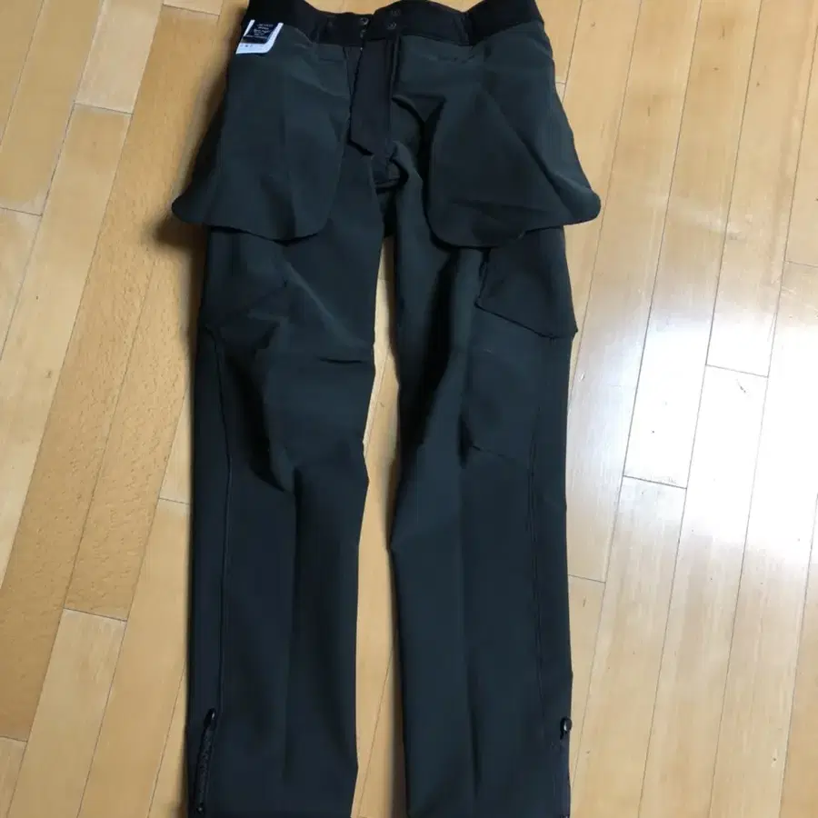 [미사용] 아크테릭스 Leaf Combat Pants(북미 군검경 장비)