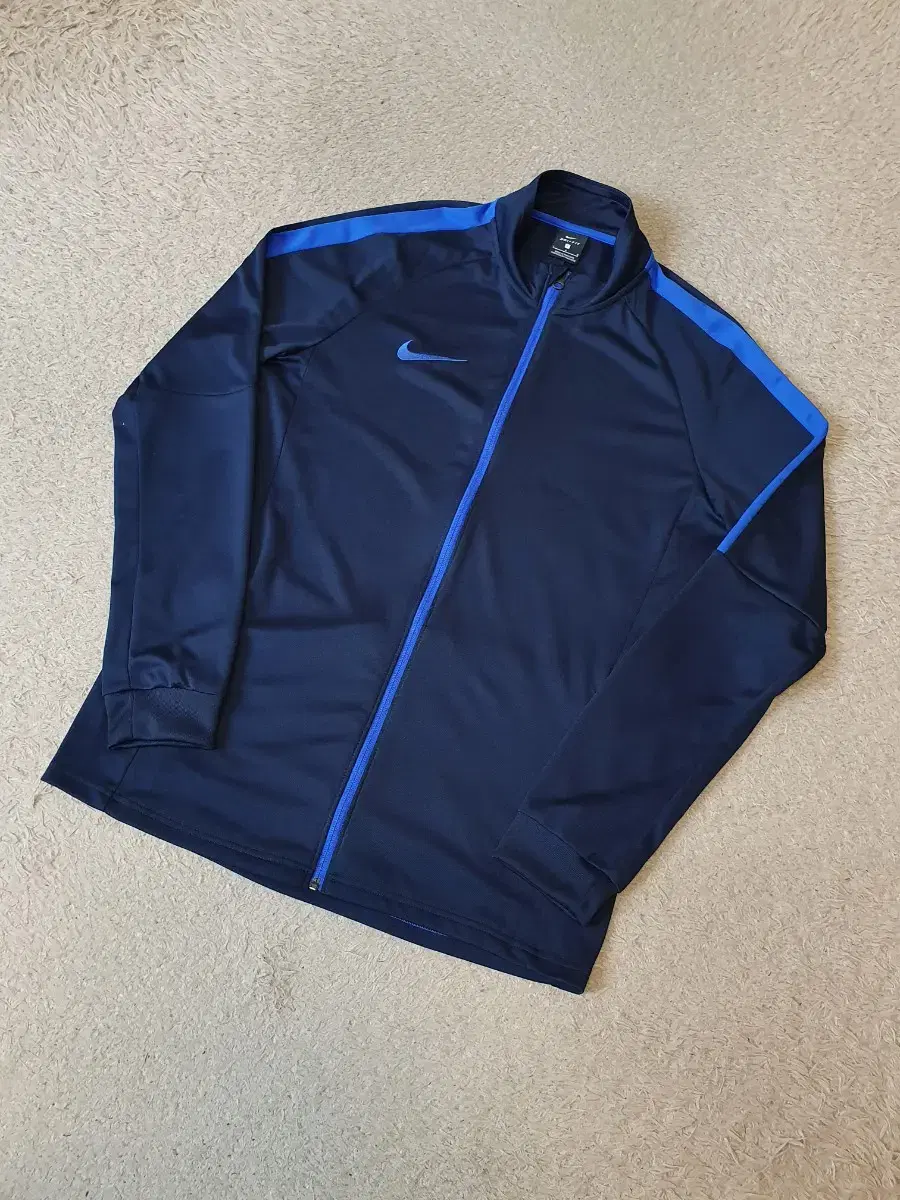 L Nike DryFit Jersey Zip Up