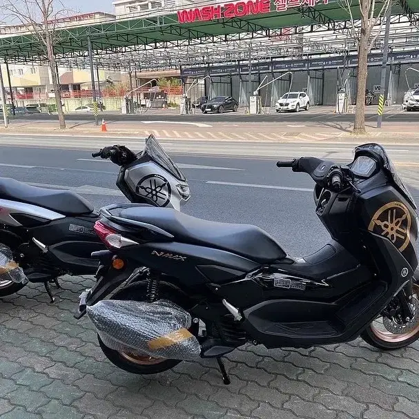 YAMAHA NMAX 125 / 155 엠블럼 스티커 팝니다