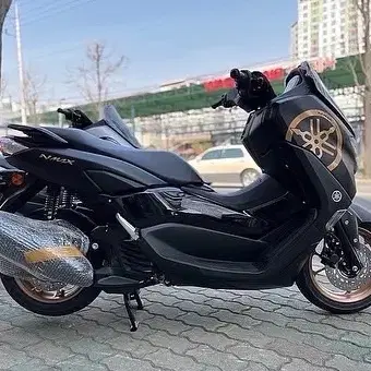 YAMAHA NMAX 125 / 155 엠블럼 스티커 팝니다