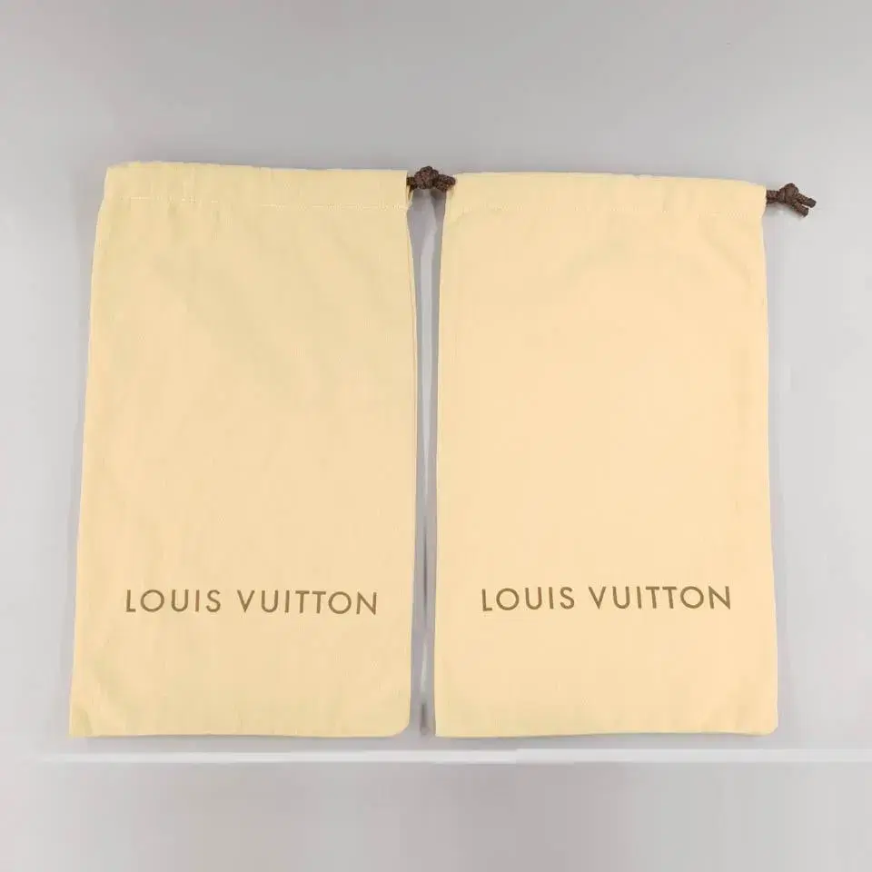 LOUIS VUITTON 루이비통 X 칸예웨스트 제스퍼 스니커즈 G0 0