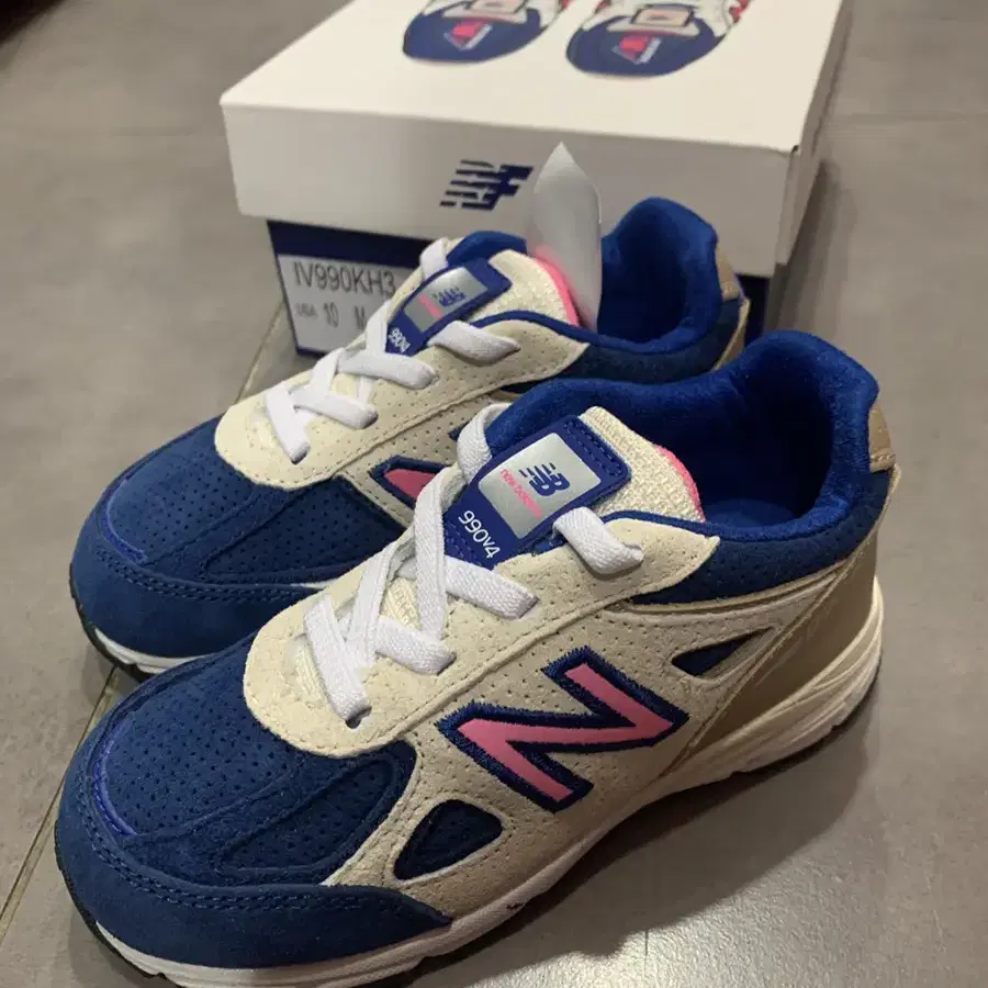 뉴발란스 KITH  IV990KH3