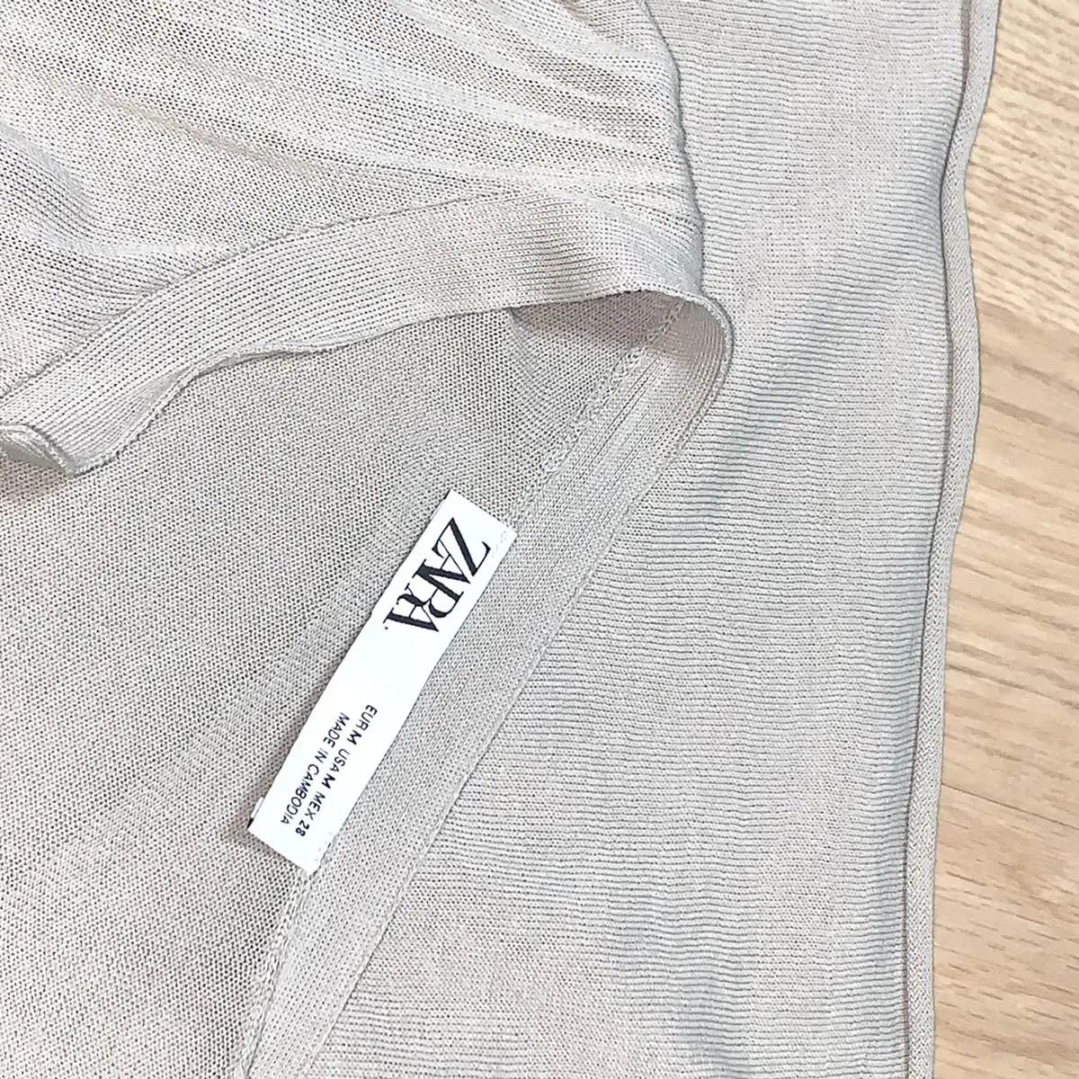 (size M) ZARA 자라 가디건 돌돌이 자개 버튼 단추 크롭 간절기