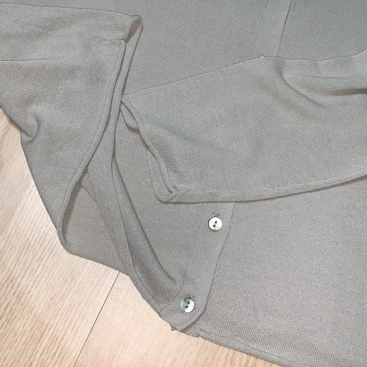 (size M) ZARA 자라 가디건 돌돌이 자개 버튼 단추 크롭 간절기