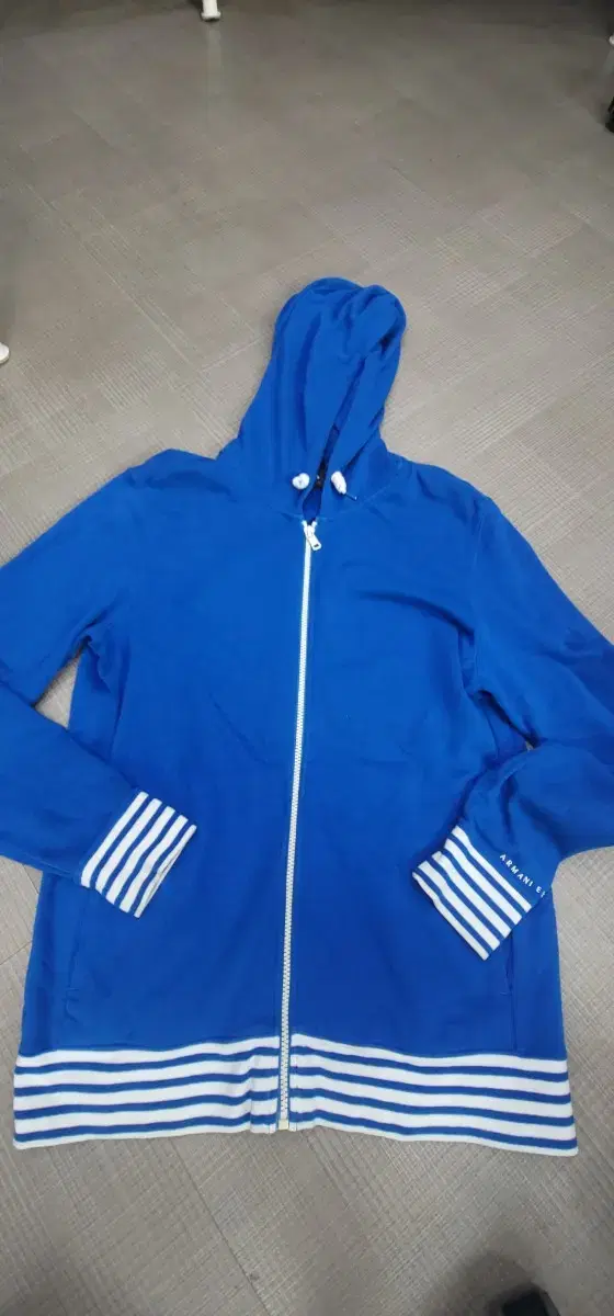 Free shipping) Armani Exchange HoodieGathered Up StatusGood