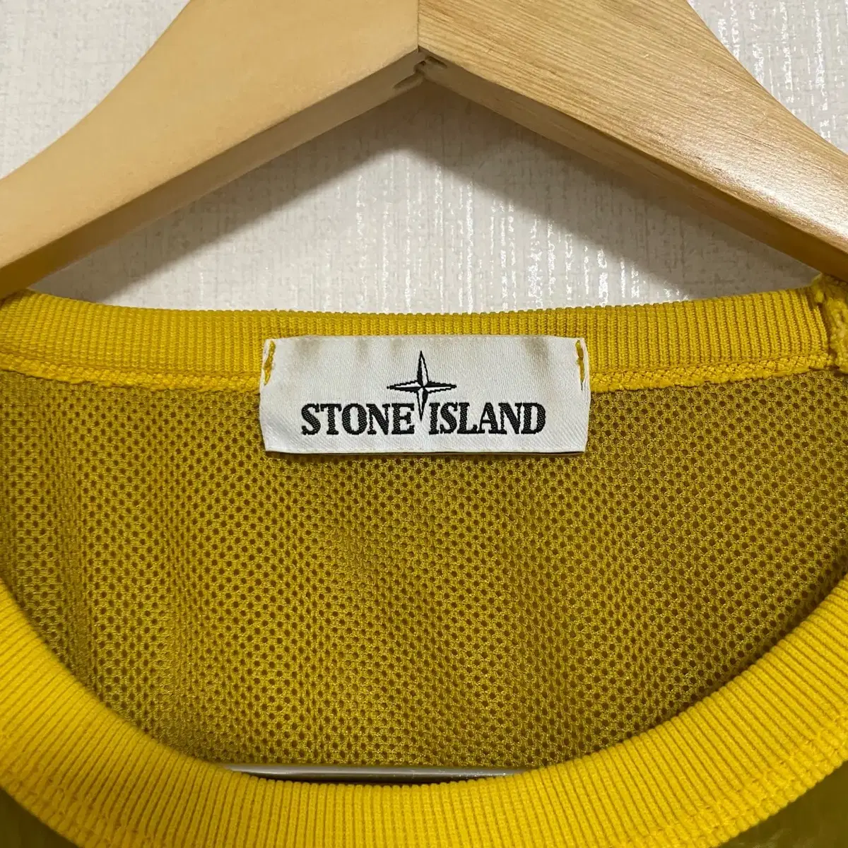 95-100 STONE ISLAND 스톤 18FW 나일론메탈 맨투맨 노랑