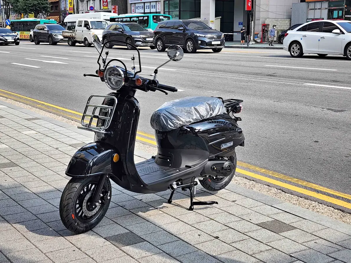 쥴리50 / 유광블랙 클래식 스쿠터 50CC 오토바이