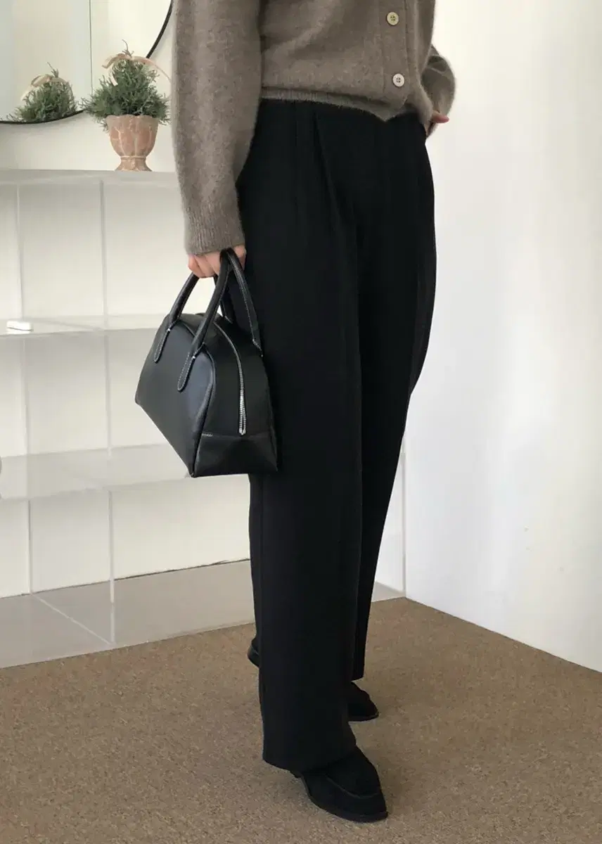 Moivelle Pintuck or Slacks Black