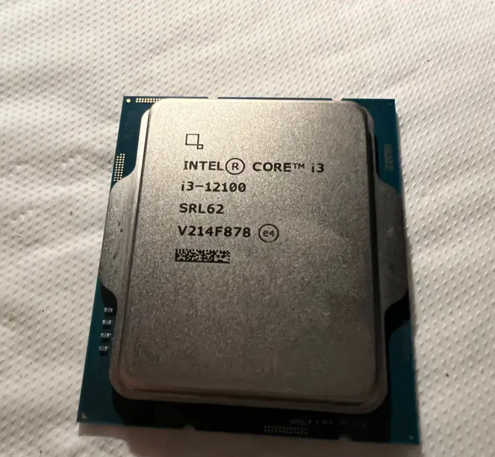 CPU i3-12100 팝니다.