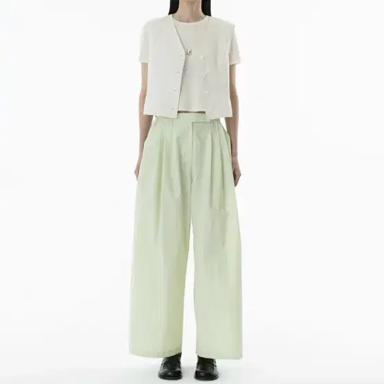 아모멘토 AMOMENTO THREE TUCK BANDING PANTS