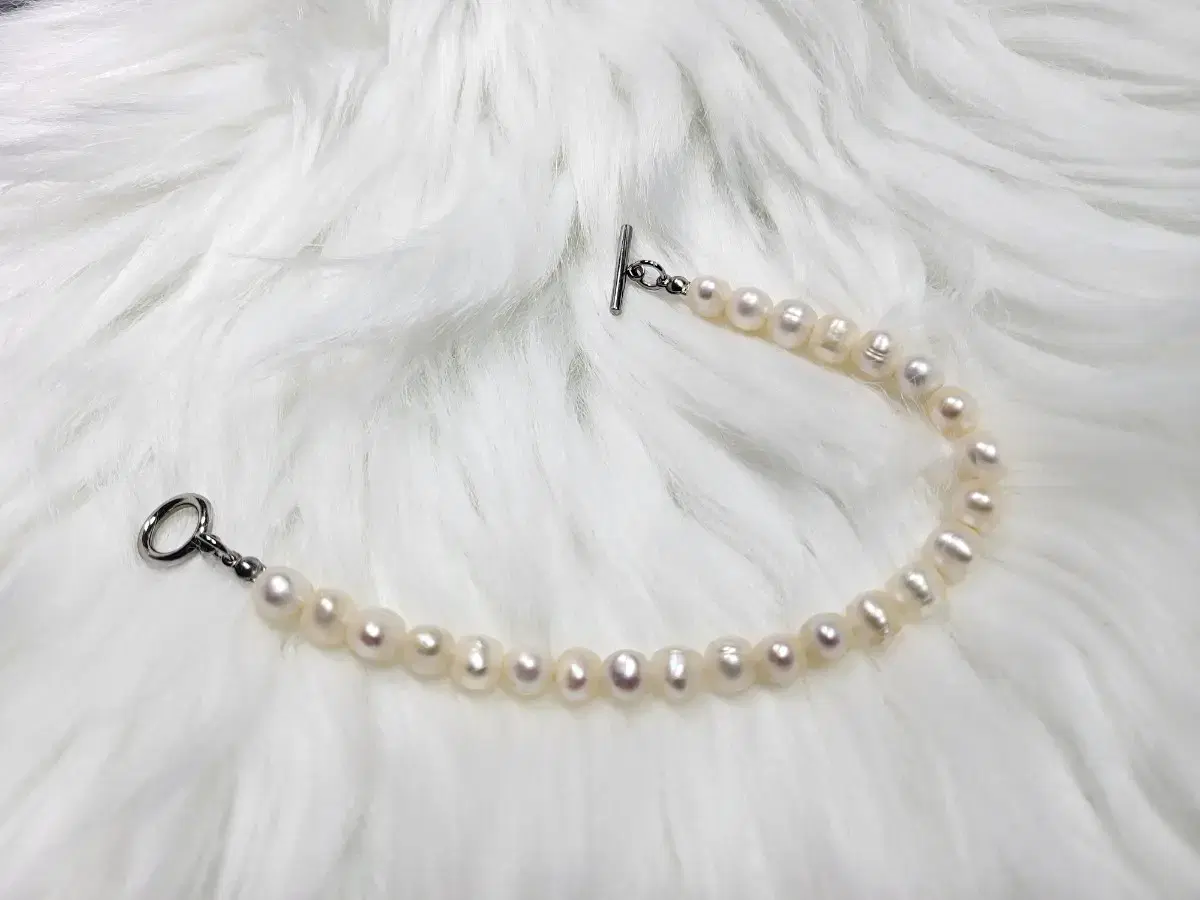 Freshwater pearl bracelet