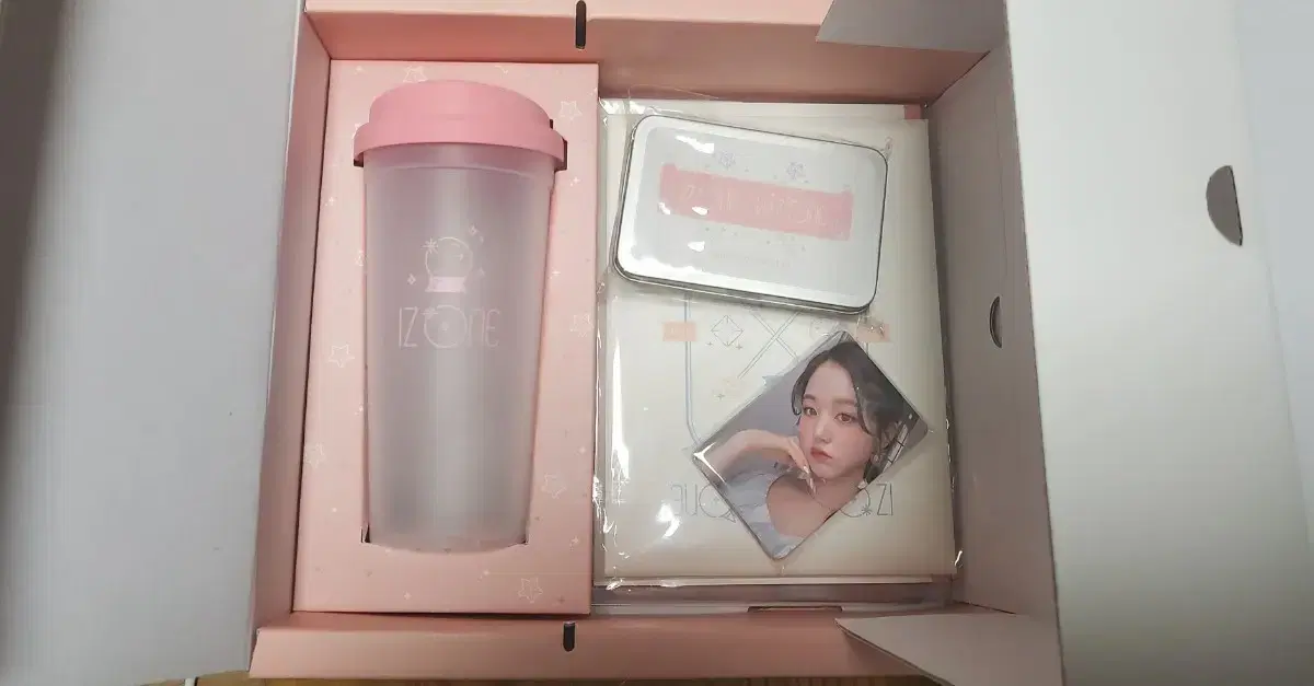 IZ*ONE Fan Club 2nd Edition Kit