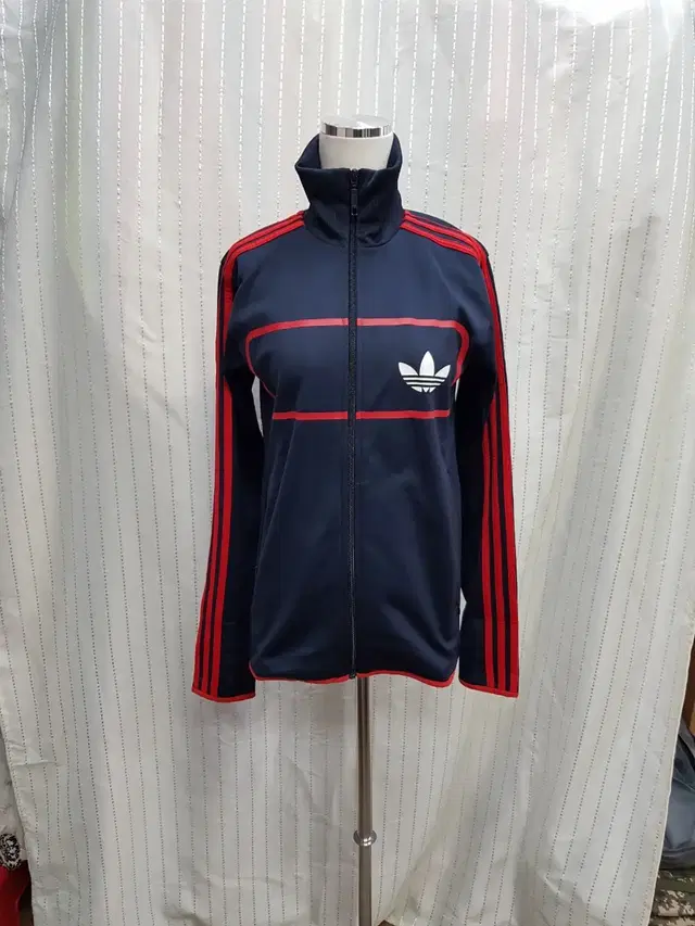 adidas 아디다스 스트릿 다이버 탑 트레이닝 상의(사이즈 여85)