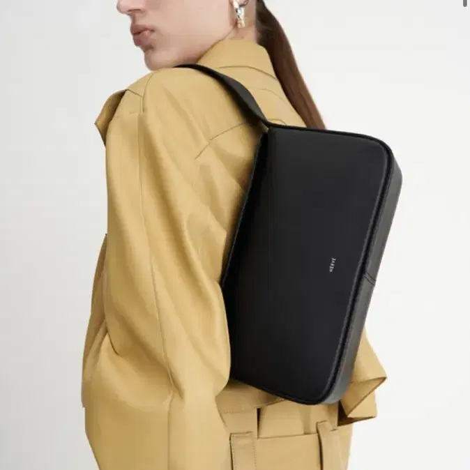 Herve 에르베숄더백 classic 20 day shoulder bag