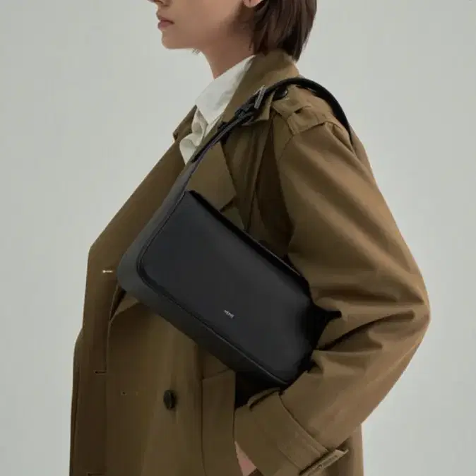 Herve 에르베숄더백 classic 20 day shoulder bag