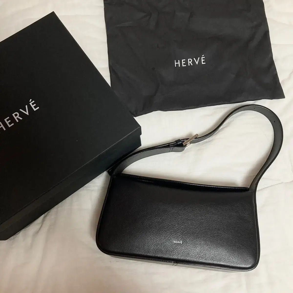 Herve 에르베숄더백 classic 20 day shoulder bag