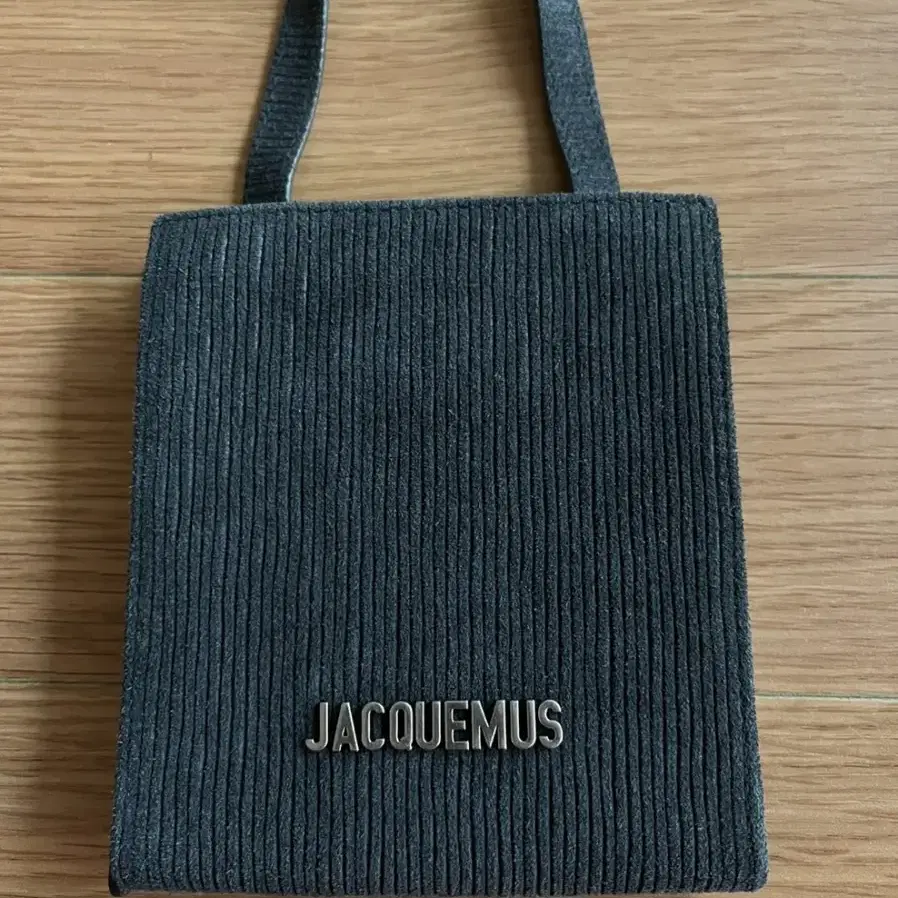 Jacquemus Le Gadjo 자크뮈스 랜야드 파우치 지갑