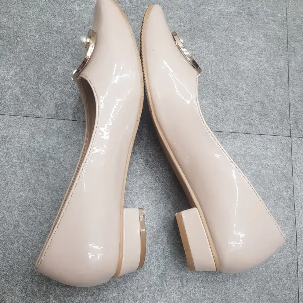 3857  에나멜 단화 240( WANI SHOE)신발