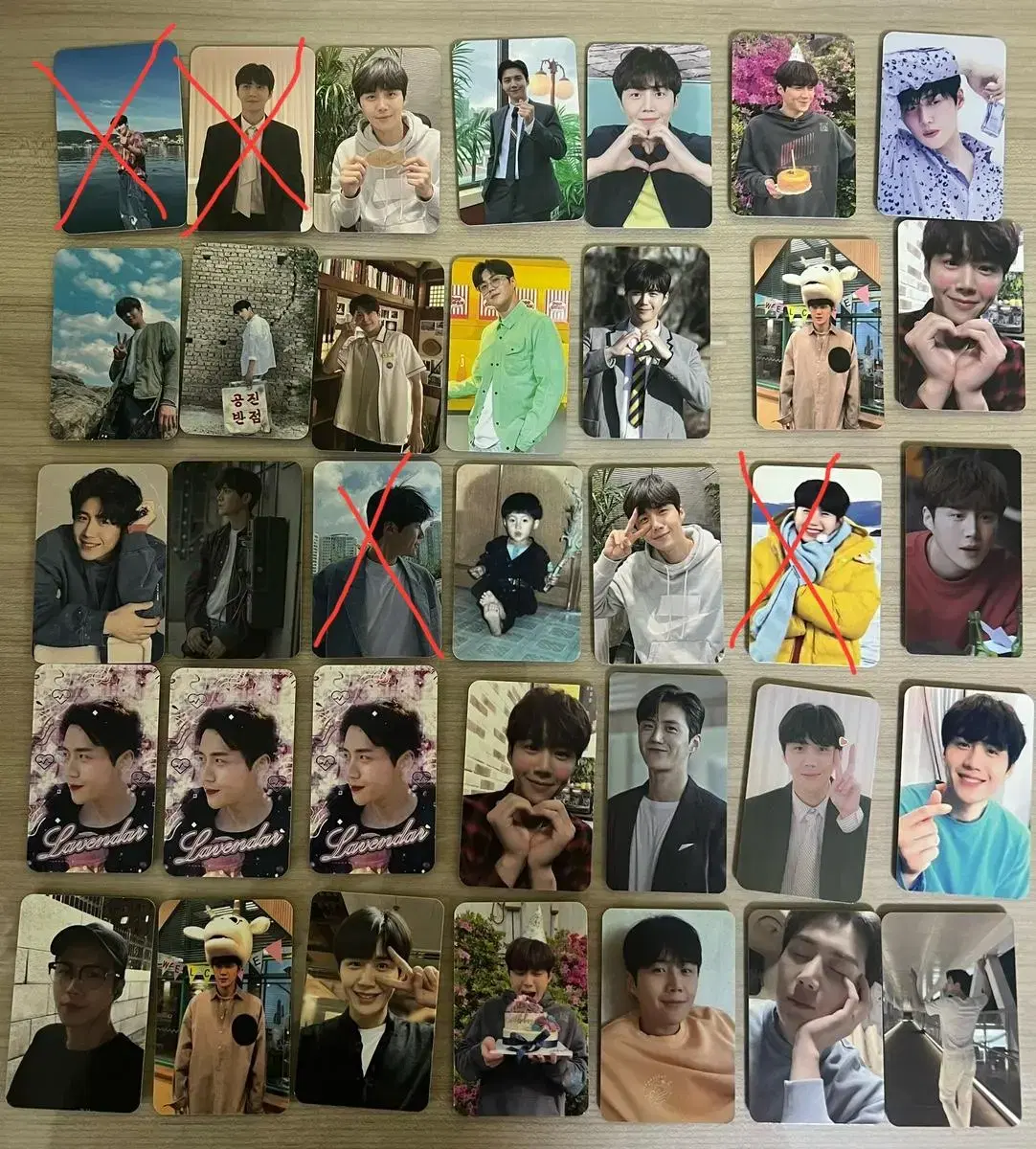 Sunho Kim Sells unofficial photocards