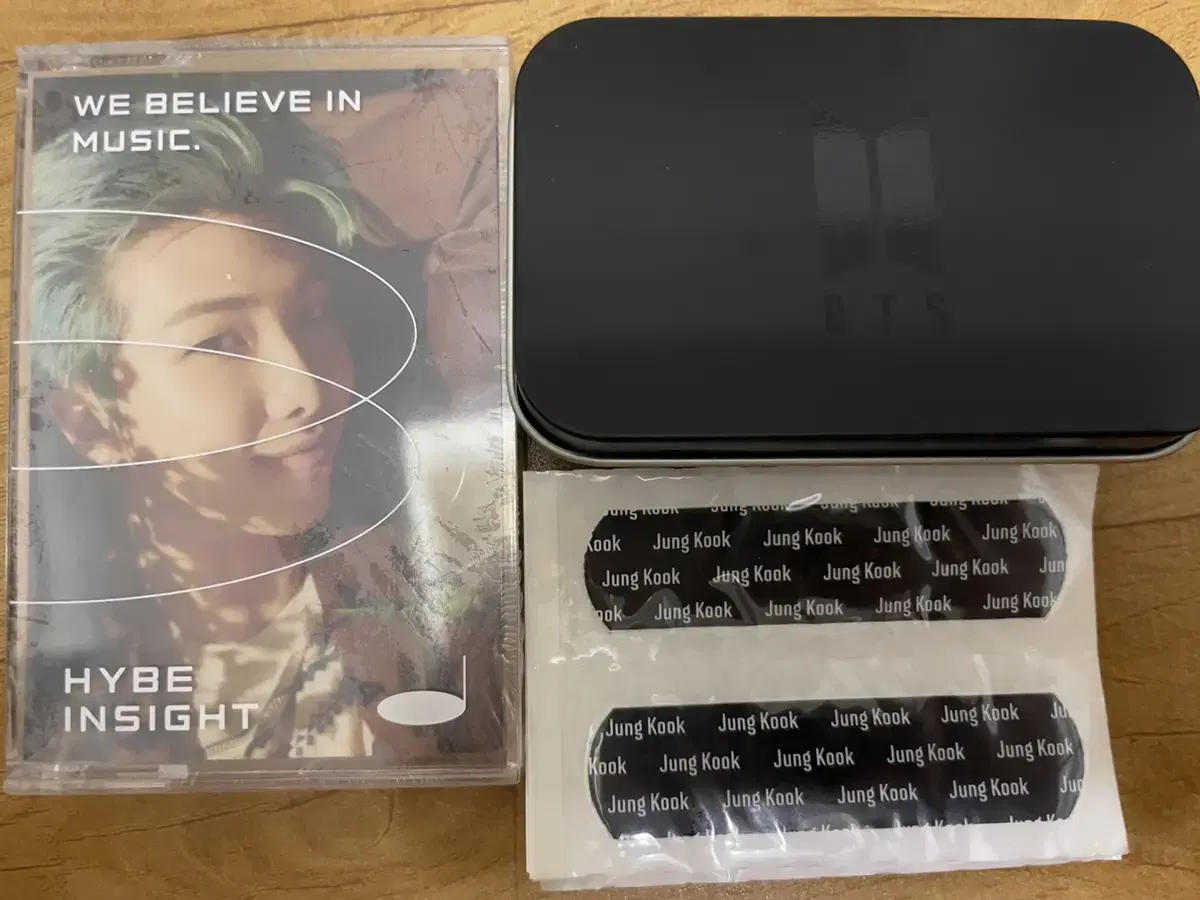 Hybe Insight bangtan photocard , Band+TinCase in bulk