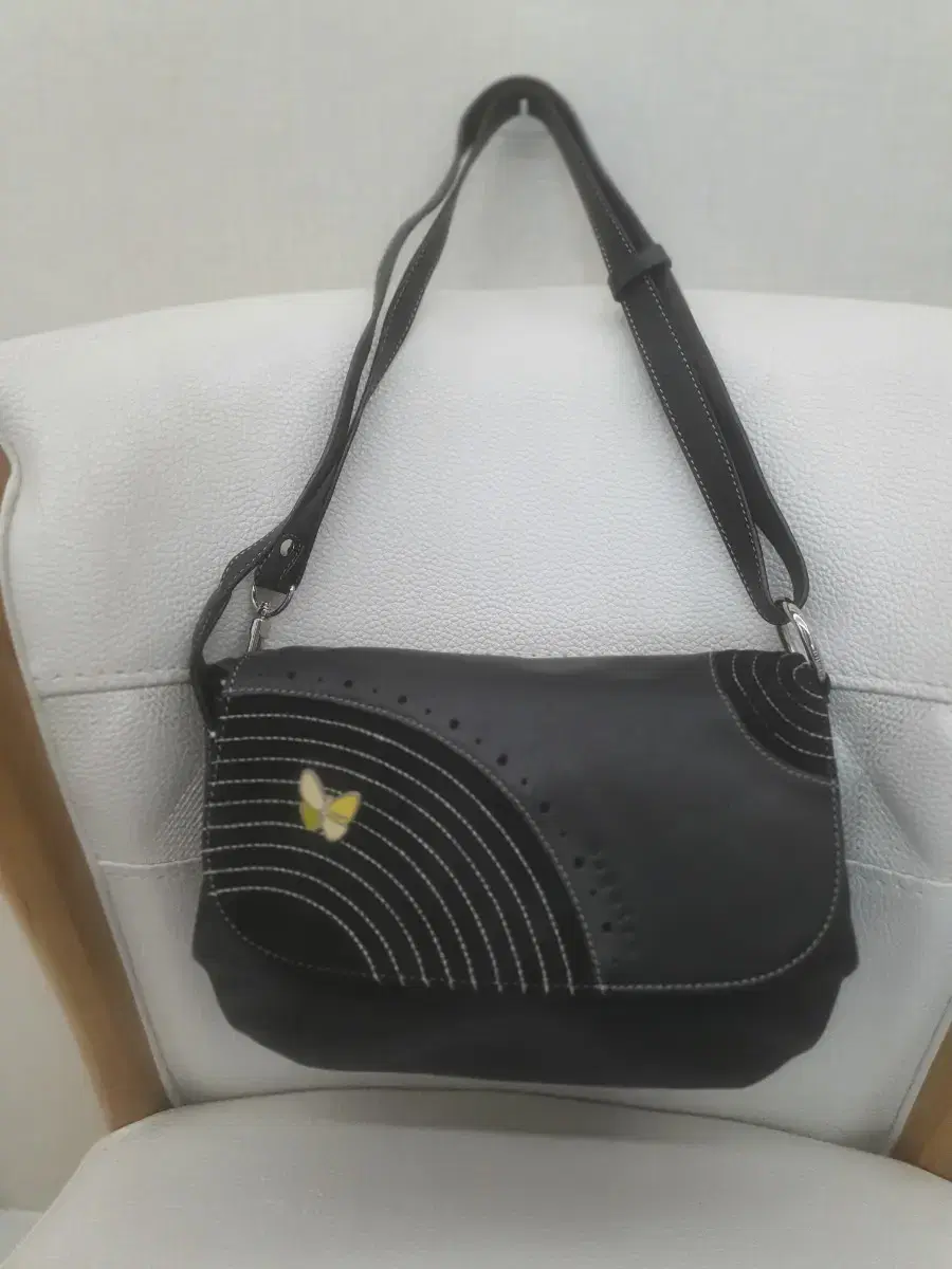 Esquire Shoulder Bag/Bag