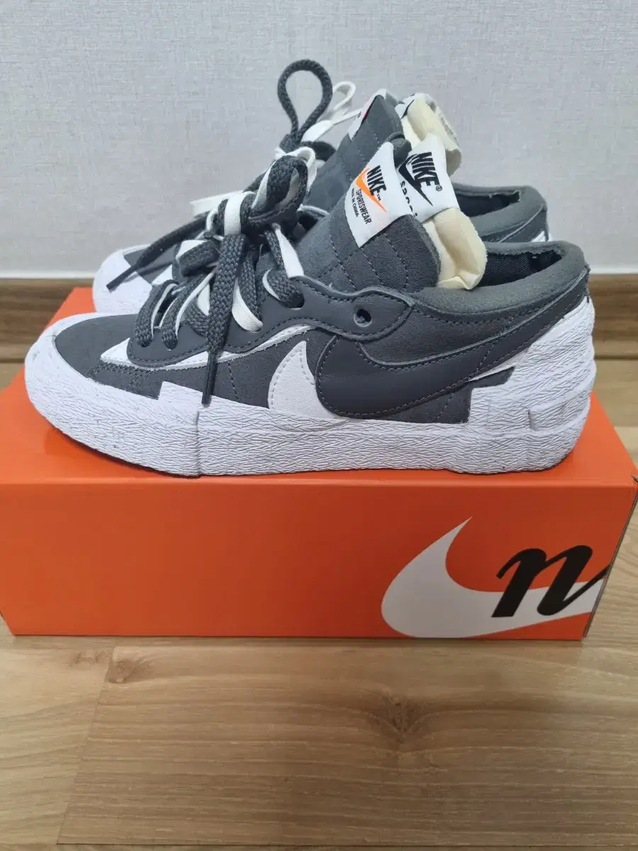 Nike Sakai Gray/White Color /23cm