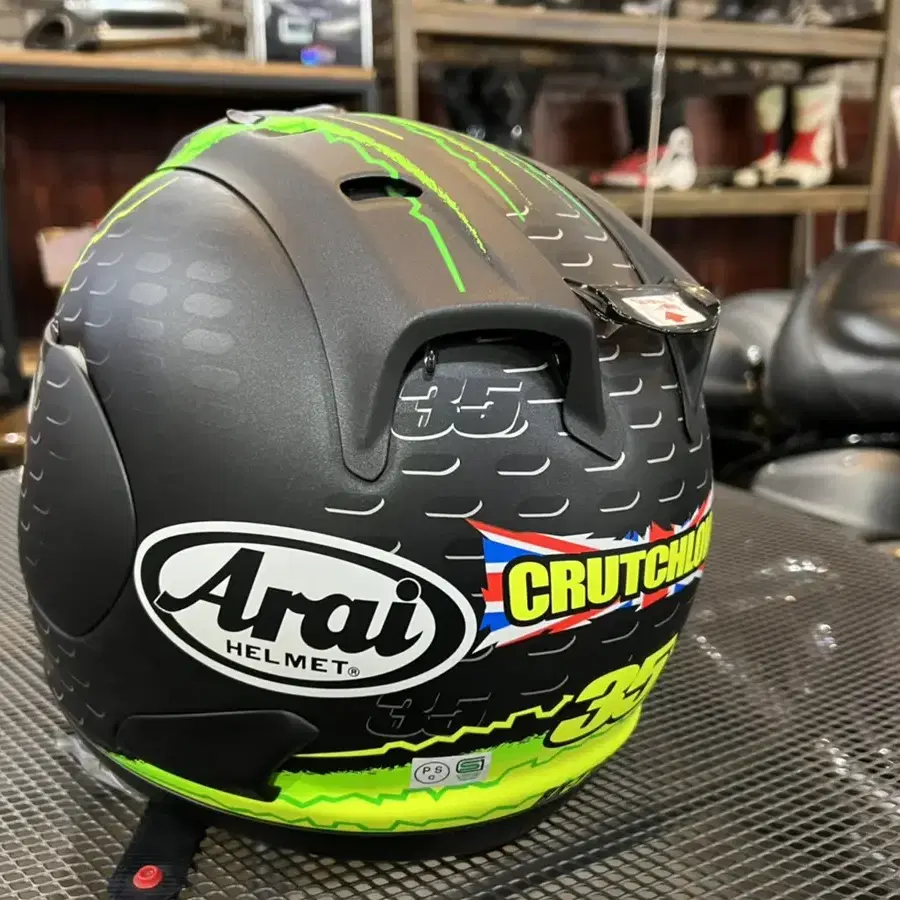 아라이헬멧 RX7-RR5 Crutchlow  SIZE L팝니다