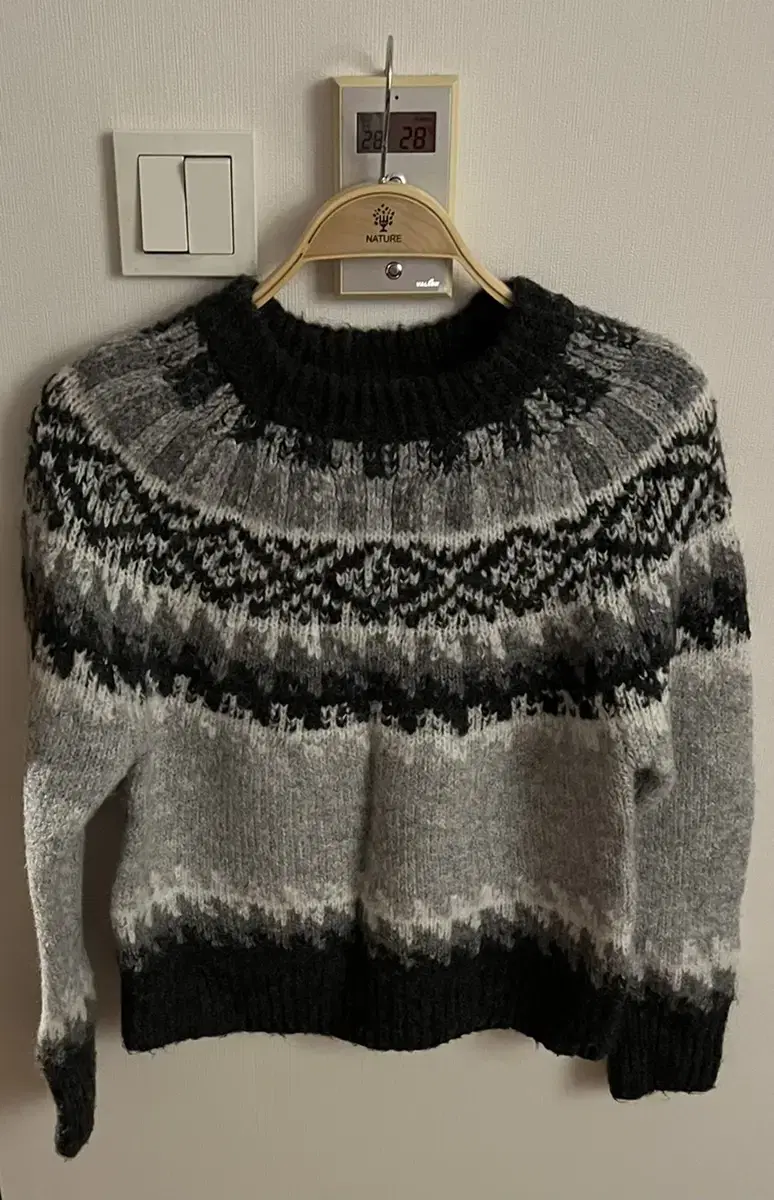 Black-up knit