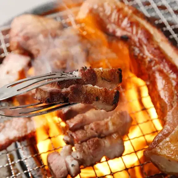 (회사직영) [참나무로 훈연한 삼겹살 ]350g 초벌 캠핑