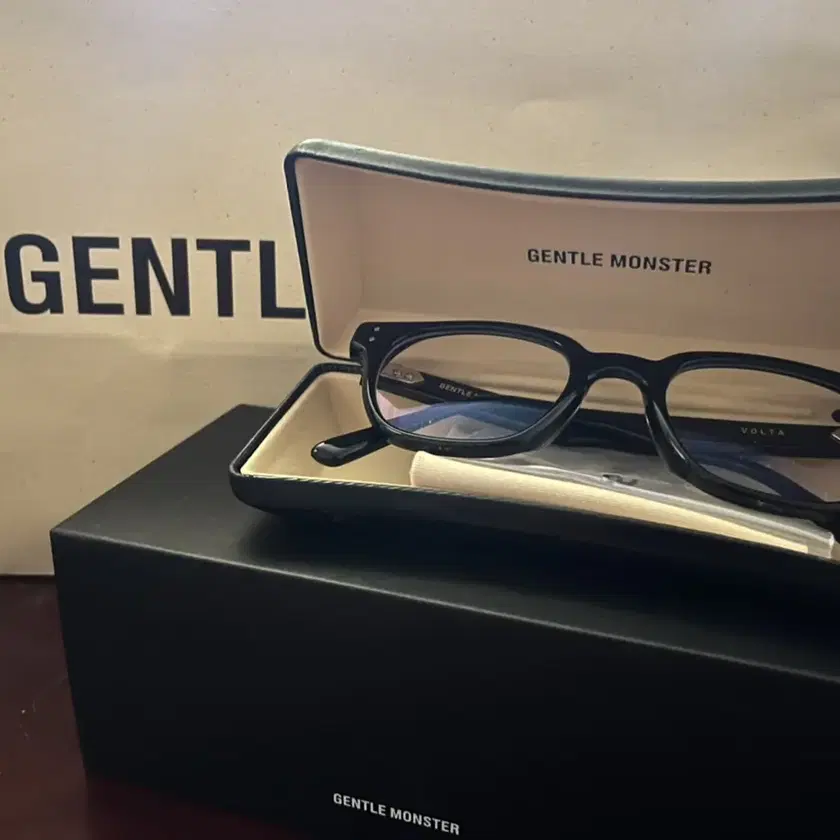 GENTLE MONSTER Glasses 젠틀몬스터,볼타,젠틀몬스터볼타,토일안경,토일 on Bunjang with safe ...