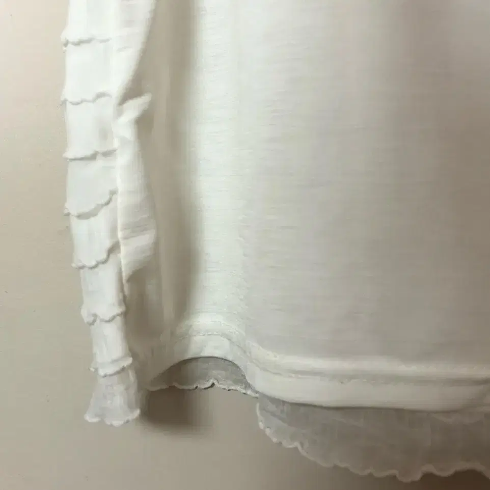 Vintage white wave sleeveless