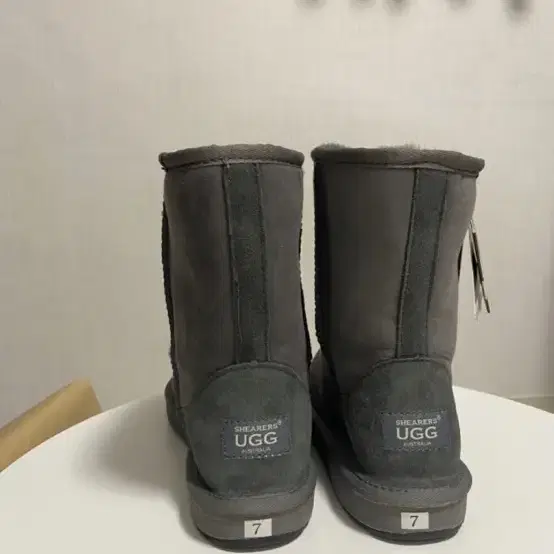 [새상품] UGG 어그 클래식 숏