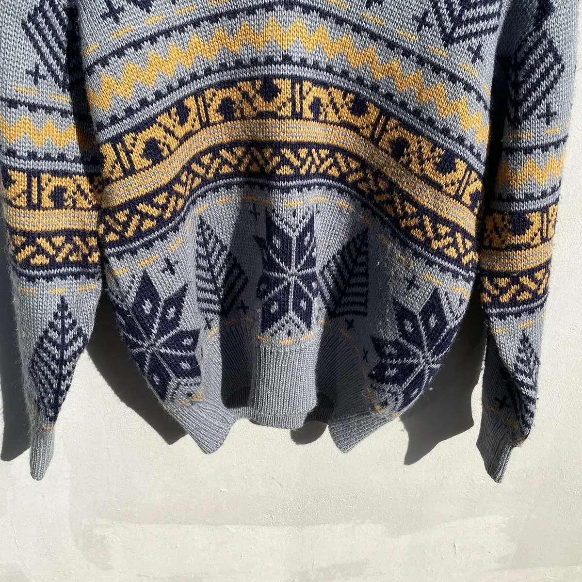 1990s Nordic Pattern V Neck Knit