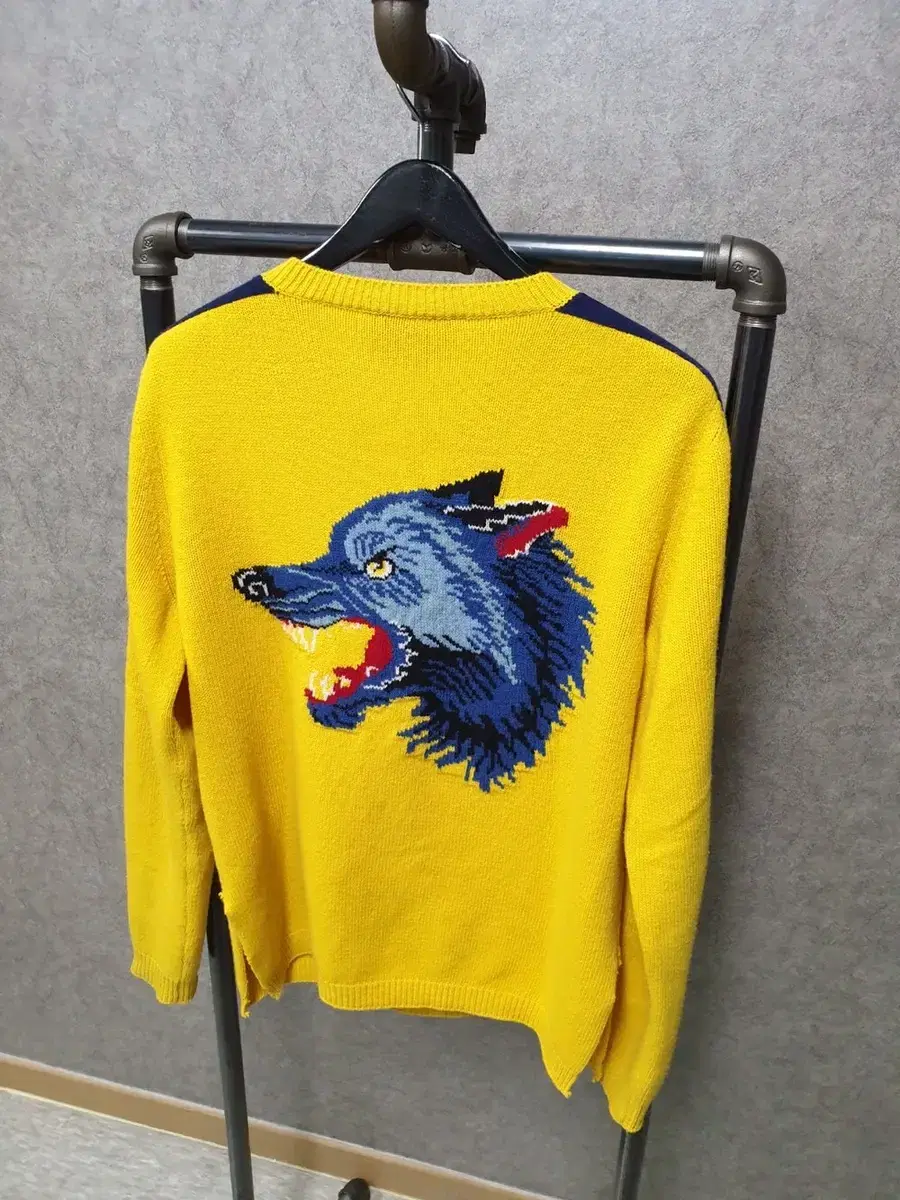 Gucci Wolf yellow knit L