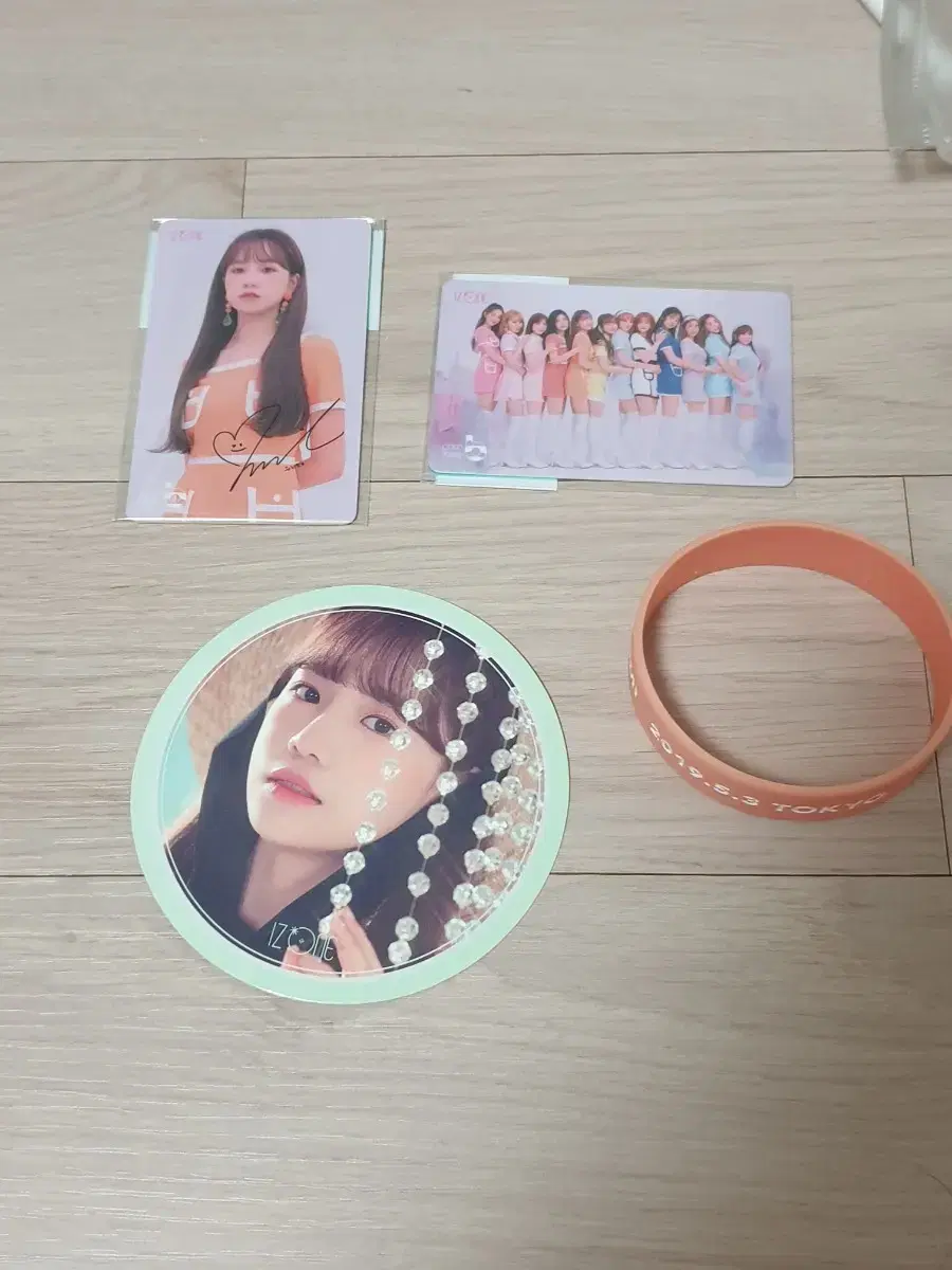 IZ*ONE yuri Coaster Hitomi Rubber Band