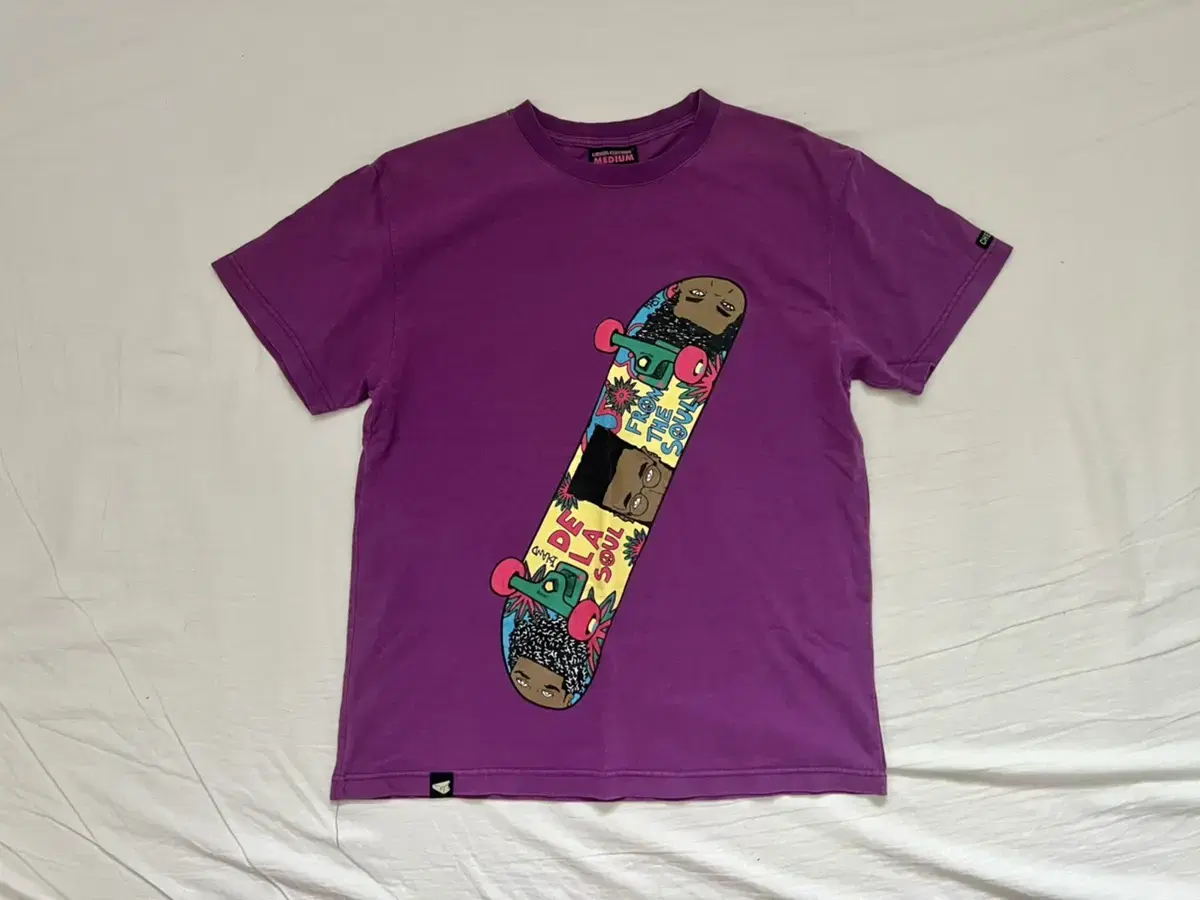 Vintage 90s Hip Hop Legend De La Soul T-Shirt For Sale